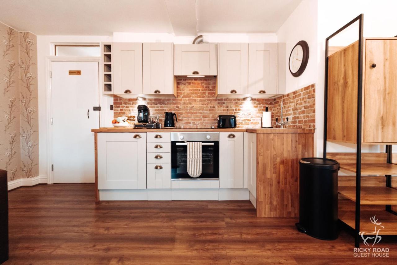 Ricky Road Guest House - Premium Watford  Ngoại thất bức ảnh