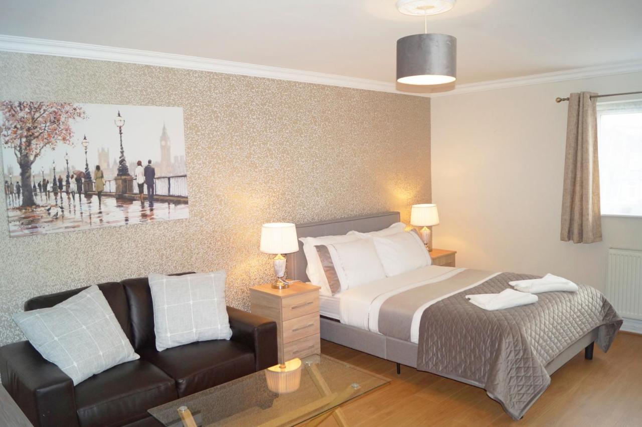 Ricky Road Guest House - Premium Watford  Ngoại thất bức ảnh